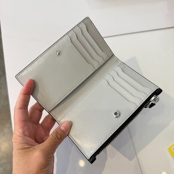 Best price ‼️Marc Jacobs x ‘The Wizard of Oz’ Slim Bifold Wallet - Picture 4 of 6